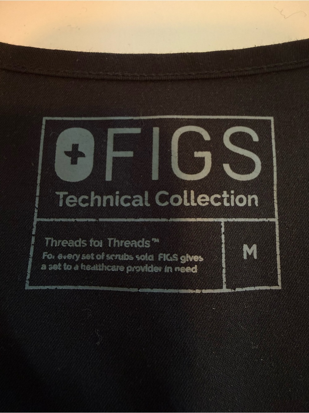 Figs Black Casma Three Pocket V-Neck Scrub Top Size Medium FW1000 - Picture 3 of 8